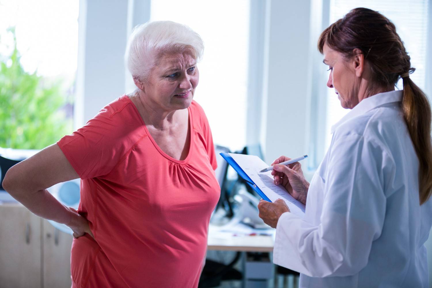 patient-consulting-doctor (1)